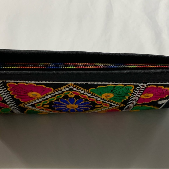 Black and Multicolor Embroidered Flower Clutch - Picture 3 of 8
